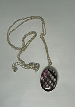 Load image into Gallery viewer, Hálsmen Roð 8x13mm
