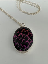 Load image into Gallery viewer, Hálsmen Roð 8x13mm
