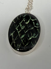 Load image into Gallery viewer, Hálsmen Roð 8x13mm
